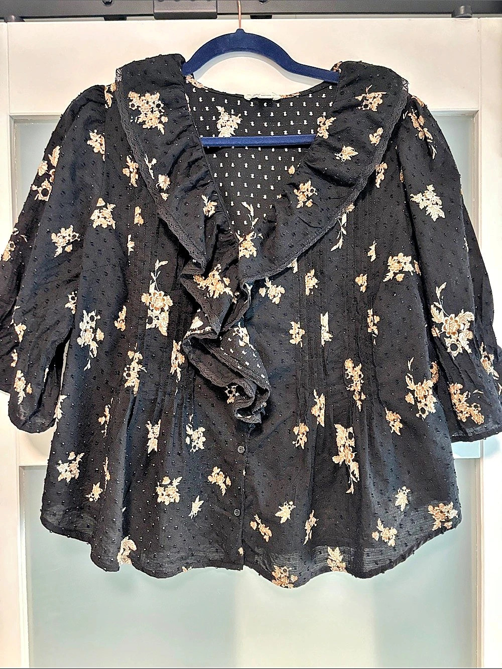 Ultra Pink Floral Ruffle Blouse Black & Pink Size Medium